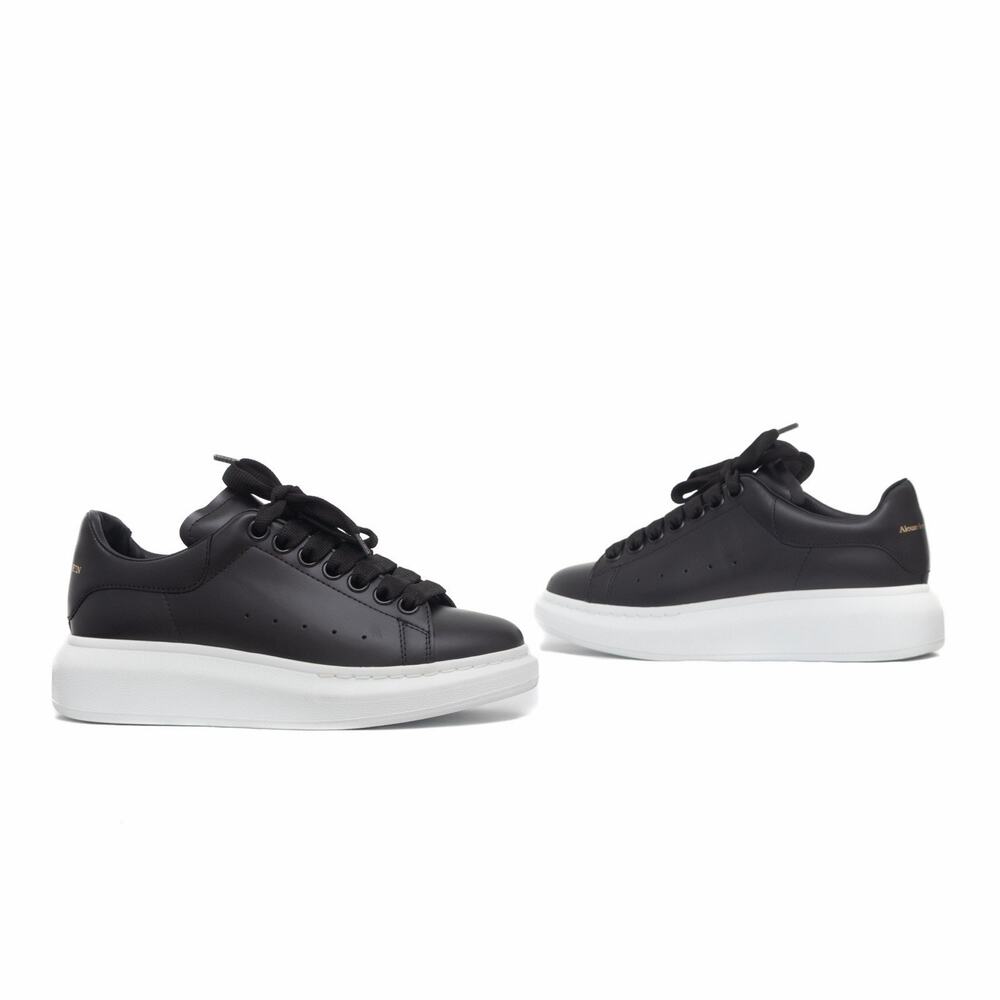 650$ Alexander McQueen Women’s Oversized Sneaker 'Black White' US5 35